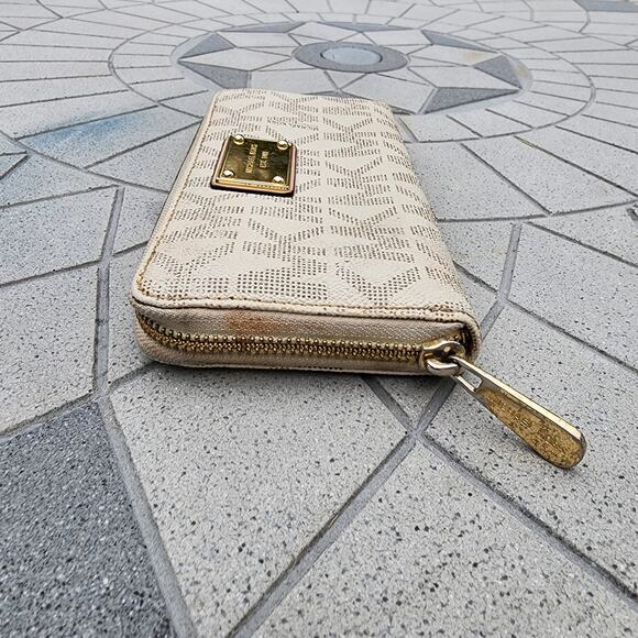 Michael Kors Monogram Jet Set Zip Around Coated Canvas Distressed Wallet - Picture 8 of 9